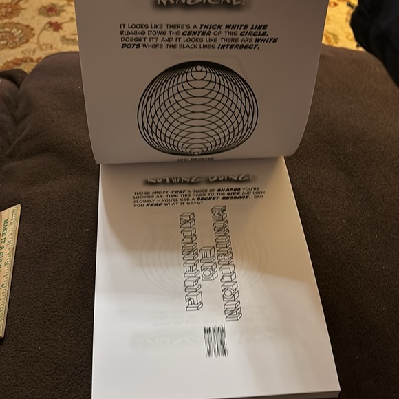 The mighty big book of optical illusions by Craig Yoe paperback - Picture 3 of 5